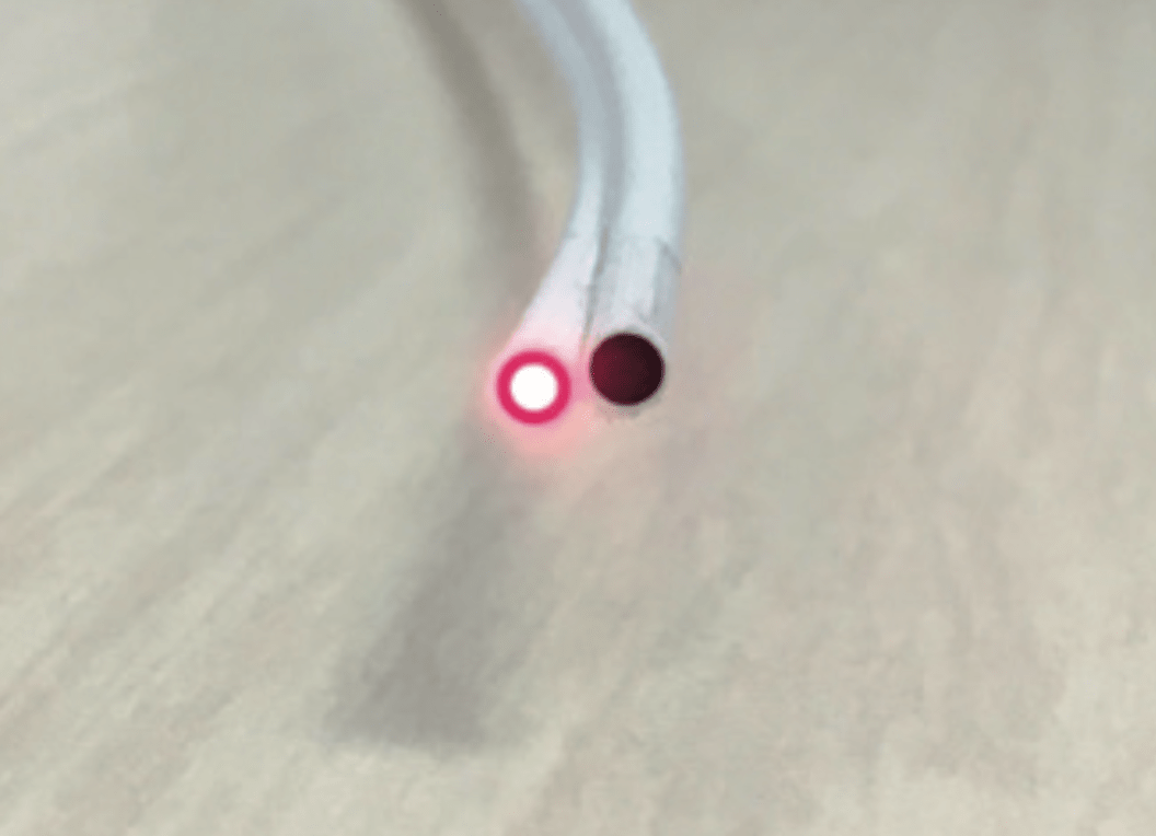 cable de fibra optica plastica emitiendo luz correctamente